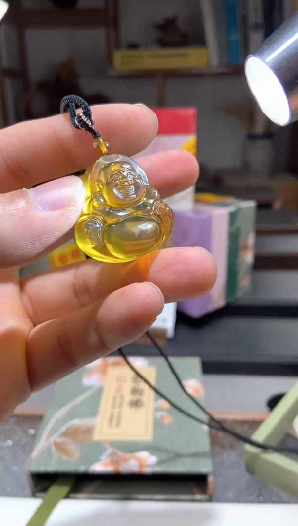 琥珀颈饰未镶嵌金棕珀弥勒佛