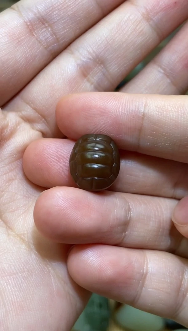 未镶嵌和田玉挂件输**称新疆和田玉全糖龟甲