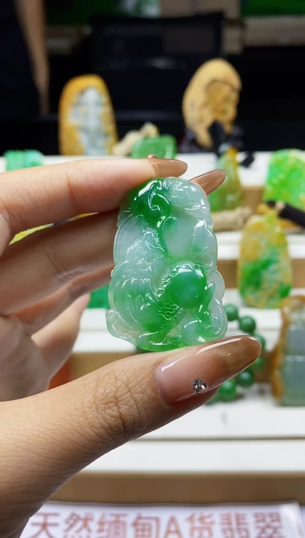 颈饰未镶嵌翡翠翡翠A货