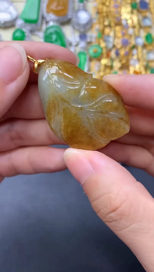 翡翠18K金镶嵌颈饰110-中国好珍宝