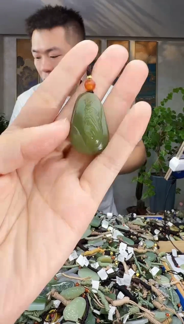 未镶嵌和田玉挂件拍一发一