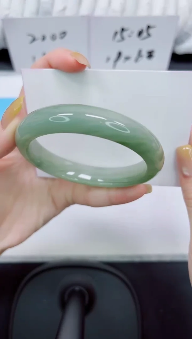 石英质玉手镯未镶嵌21