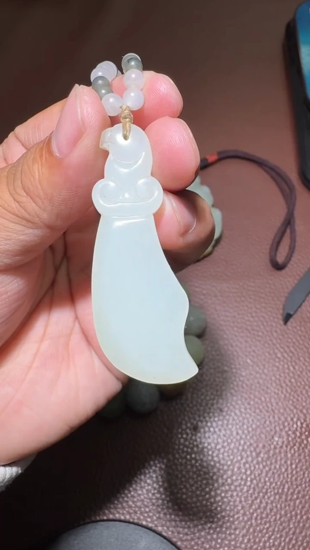 未镶嵌和田玉挂件和田玉