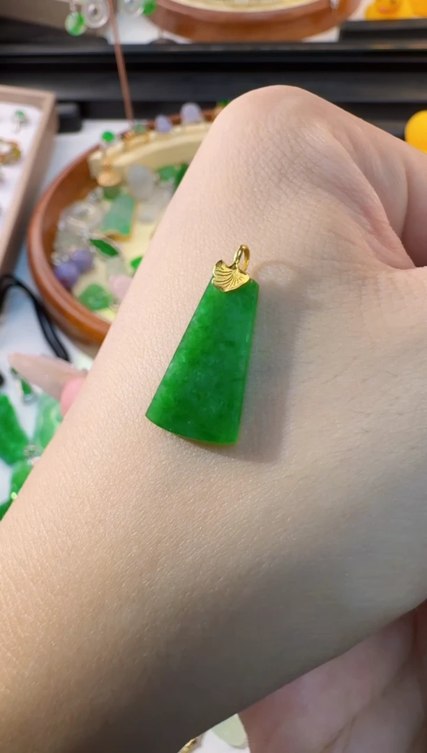 翡翠18K金镶嵌吊坠(不含链)天然缅甸A货翡翠