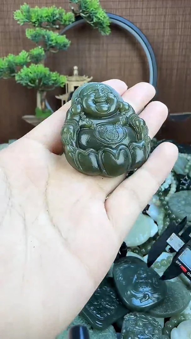 和田玉未镶嵌颈饰1