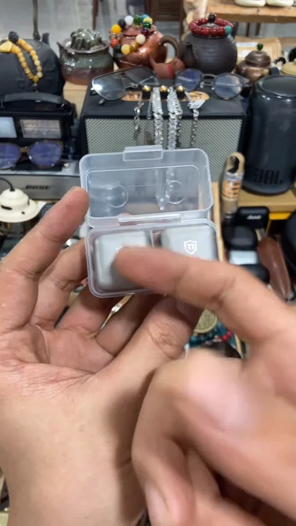 瓷片闪购商品    如图所示