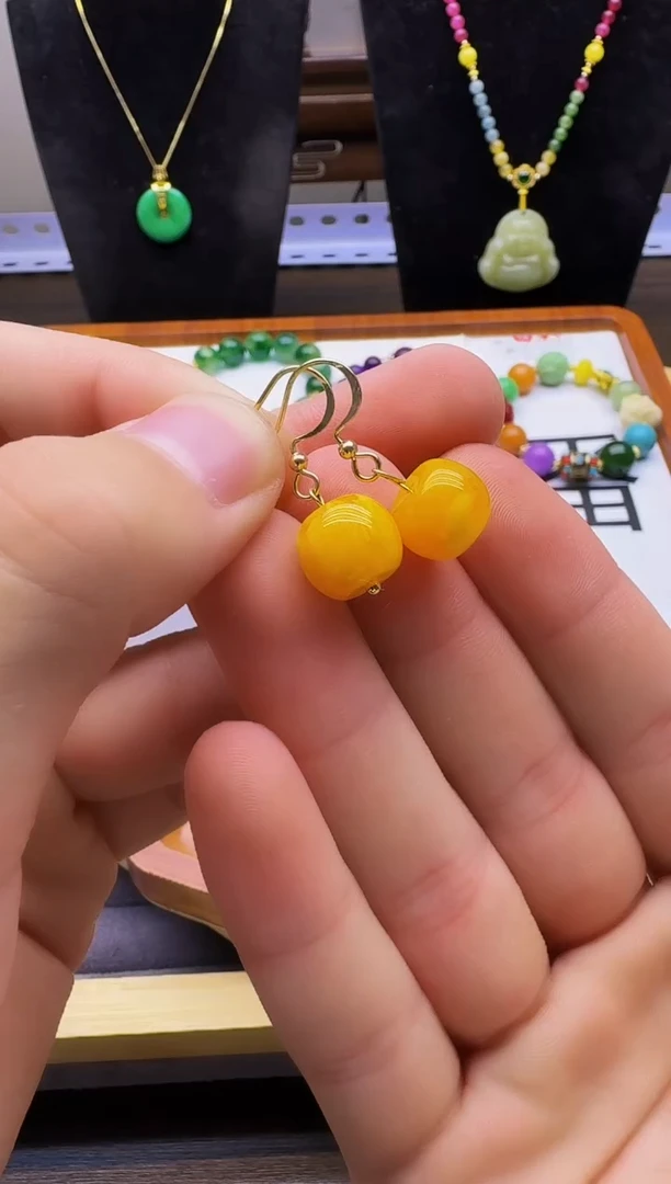 14K金镶嵌蜜蜡耳饰E01