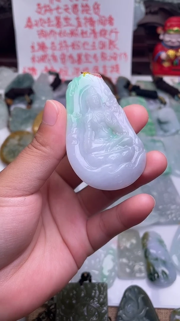 颈饰未镶嵌翡翠大势至