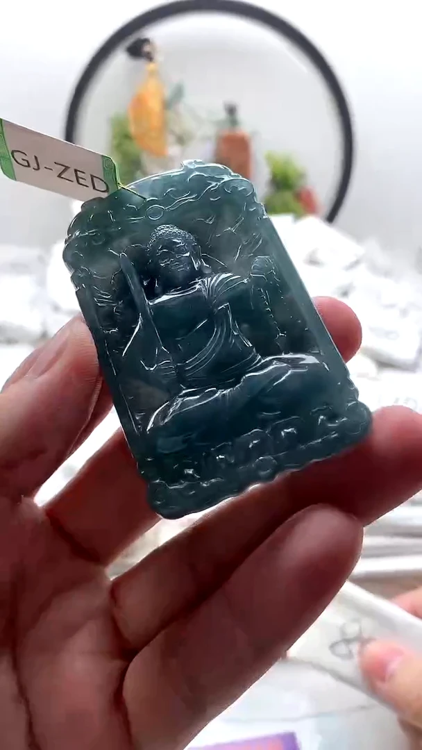 颈饰未镶嵌翡翠不动明王