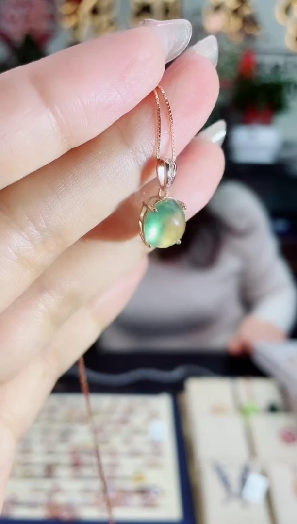 【闪购商品】葡萄石颈饰银S925镶嵌吊坠