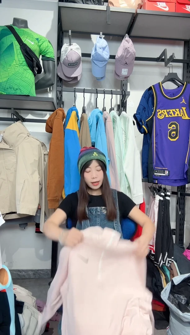 1571  编码 瑕疵款直播间过款为准 尺码 s