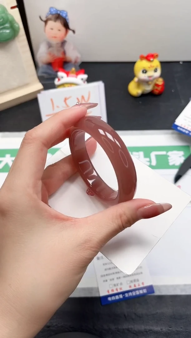 【闪购商品】石英质玉手镯未镶嵌100-54.6