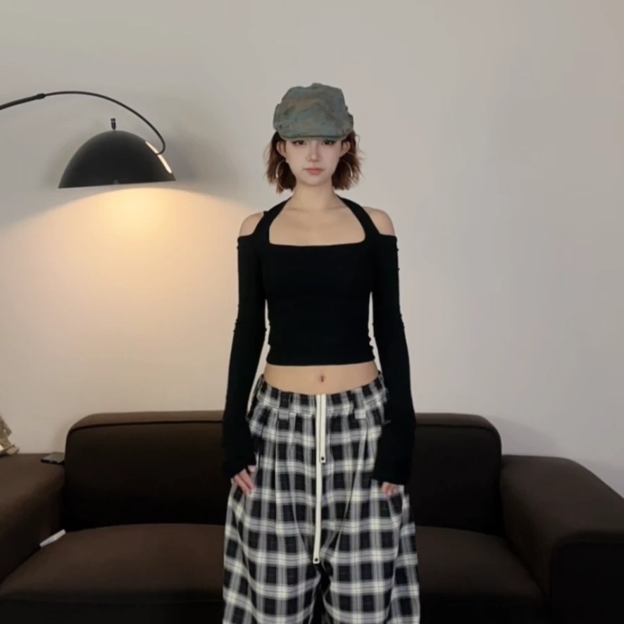 【早春新款】小性感镂空挂脖长袖打底上衣#