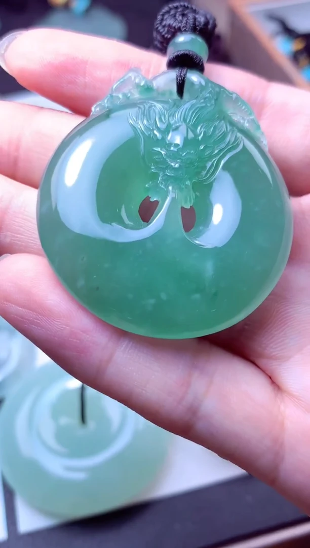 颈饰未镶嵌翡翠天然A货翡翠