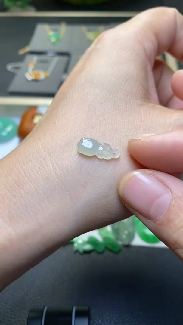 颈饰未镶嵌翡翠净货35141