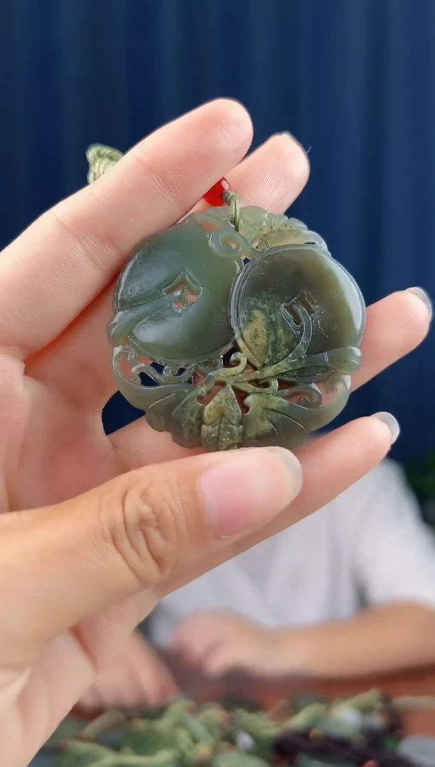 未镶嵌和田玉挂件拍一发一，多样性发货