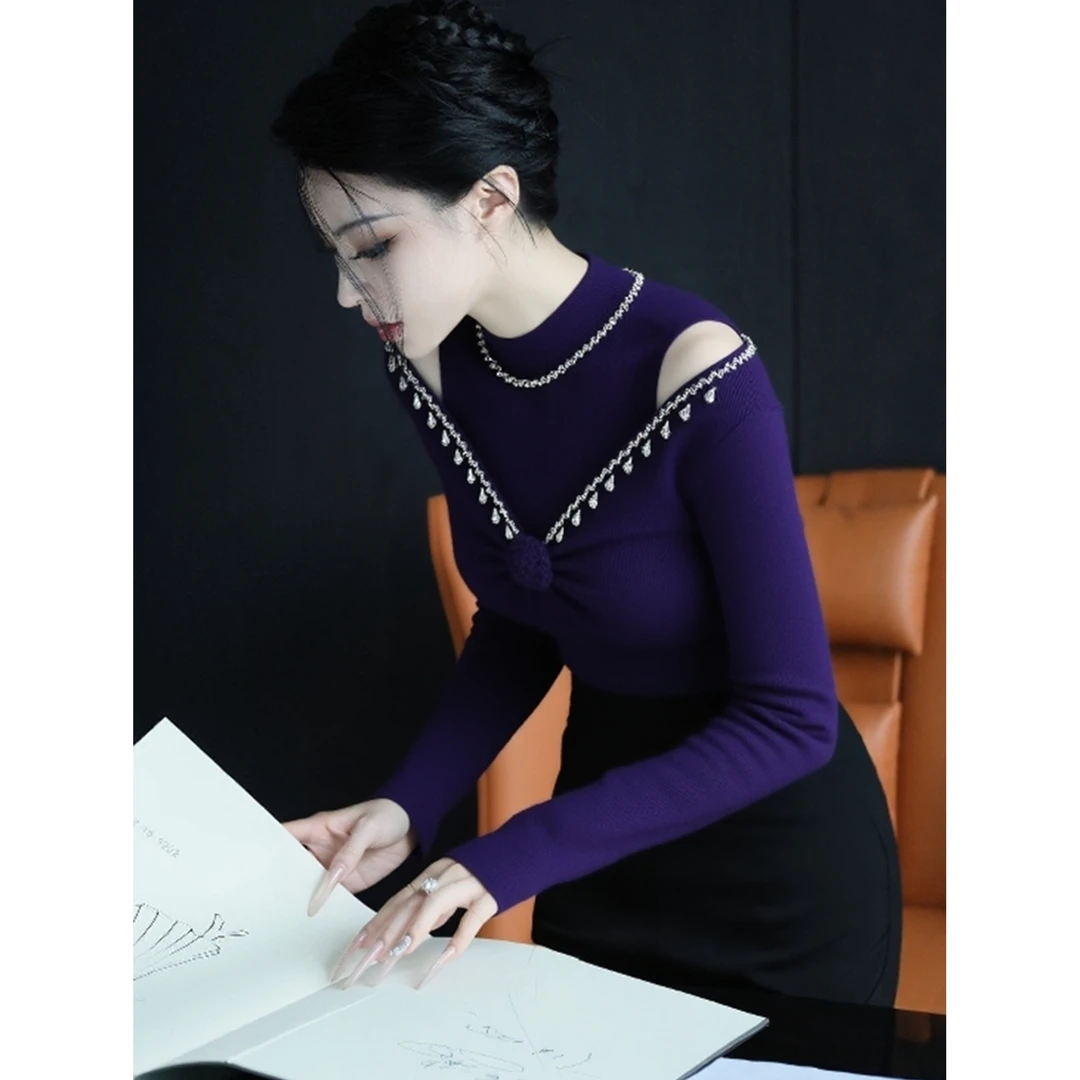 法式镂空露肩立体花朵针织衫女秋冬设计感内搭紫色钉钻半高领上衣