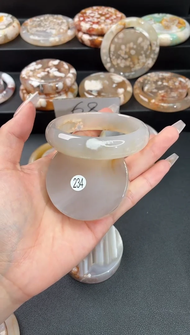 手镯玛瑙/玉髓未镶嵌石英质玉58圈(赠送镯心)圈口带建议拍大