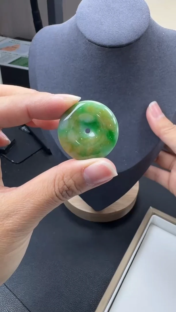 【闪购商品】翡翠颈饰未镶嵌YM1153平安扣