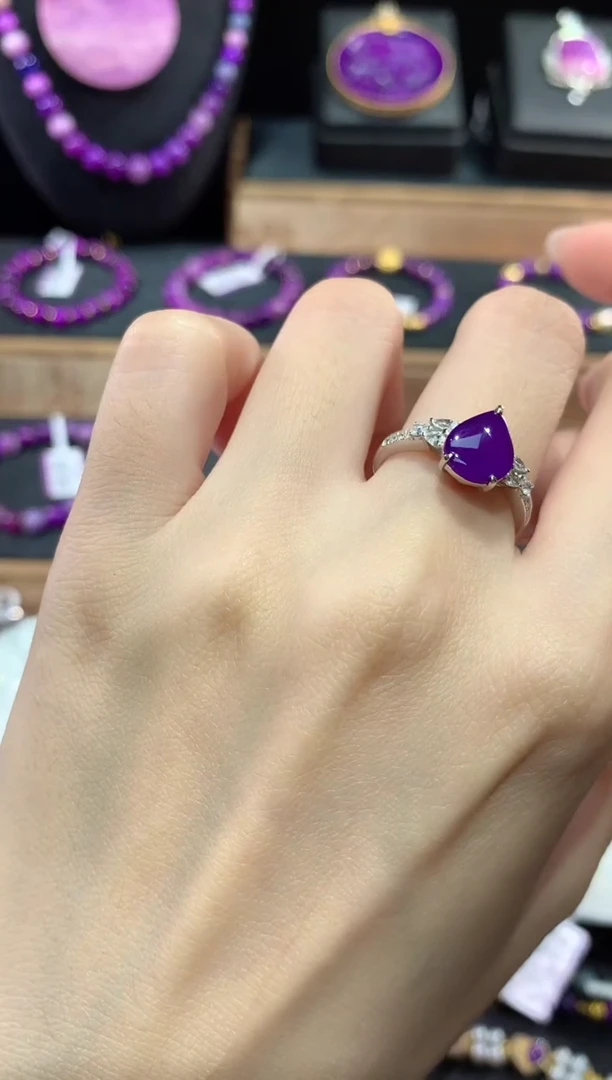 苏纪石（舒俱来）18K金镶嵌.戒指