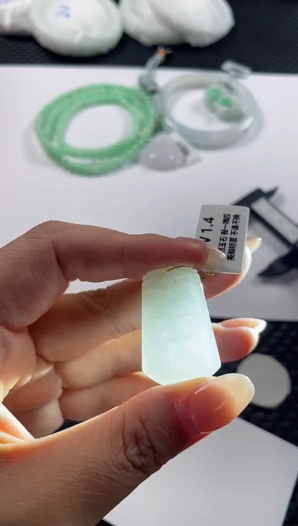 颈饰未镶嵌翡翠基地发货H 90126