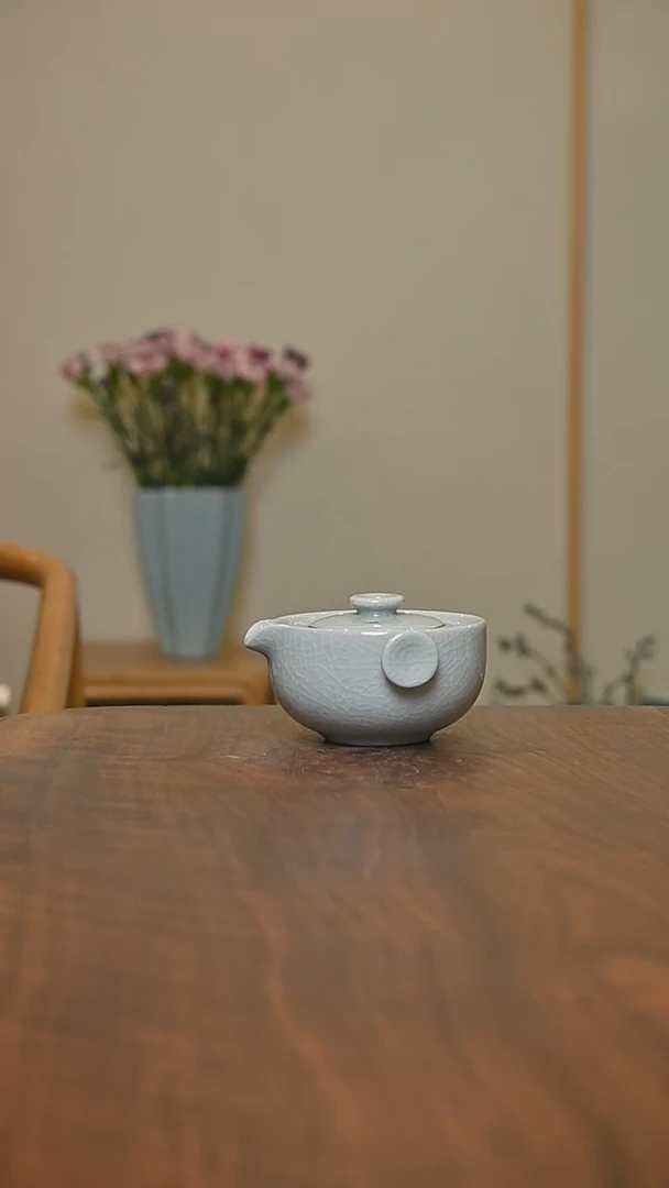 手抓壶 粉青釉 微瑕 朱家汝窑款