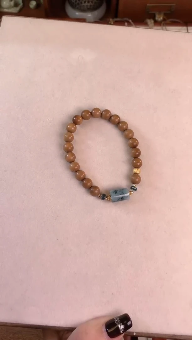 【闪购商品】檀香木手串未镶嵌老山檀搭配飘绿翡翠单圈