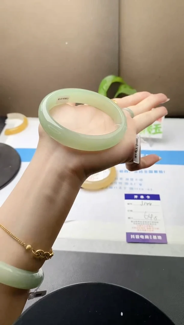 未镶嵌手镯石英质玉j144-HB多样性发货64+