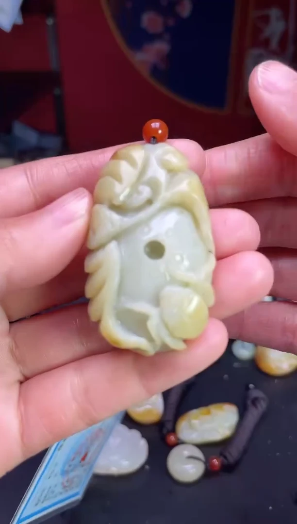 颈饰未镶嵌和田玉1