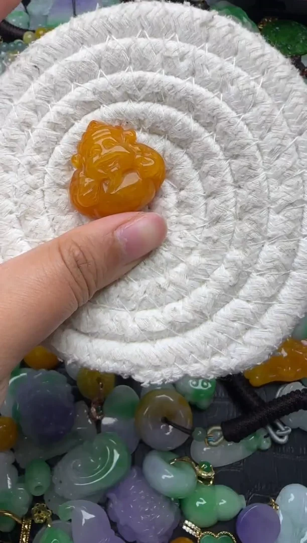 颈饰未镶嵌翡翠缅甸翡翠吊坠