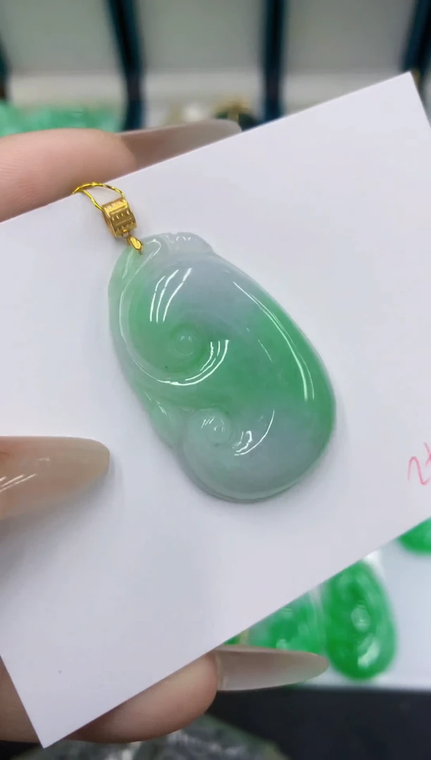 颈饰18K金镶嵌翡翠111111