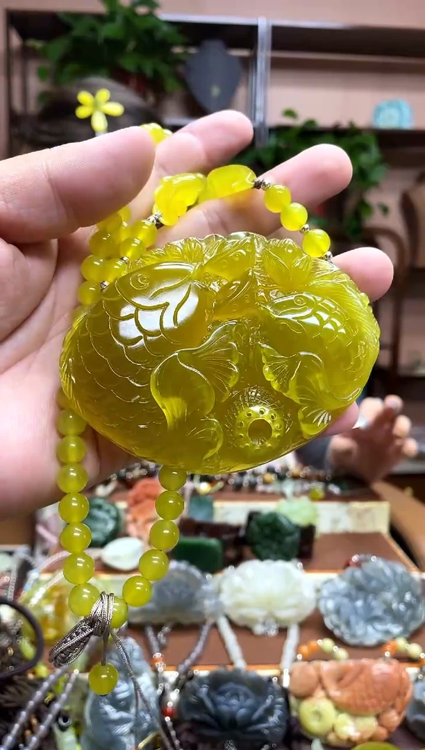 未镶嵌岫玉颈饰·