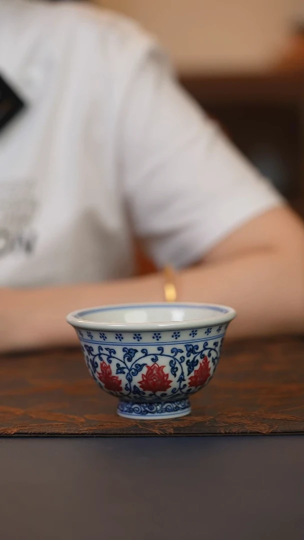 慕古青花缠枝莲釉里红压手杯