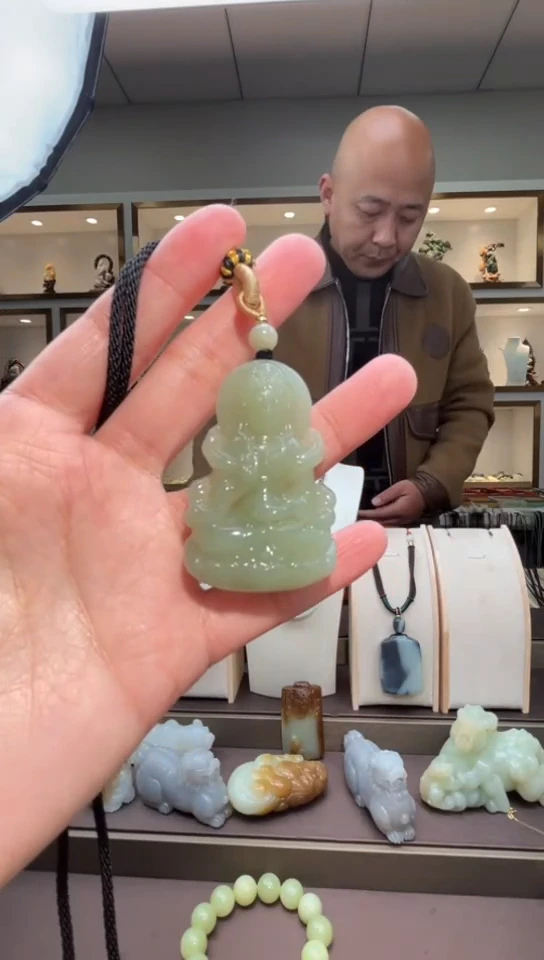 颈饰未镶嵌和田玉苏