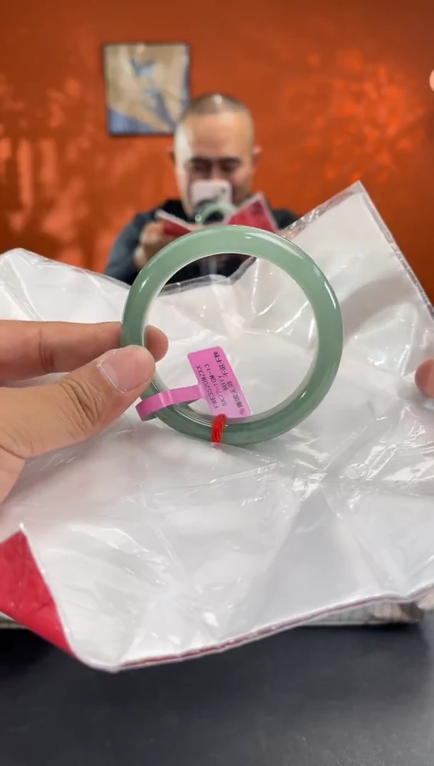 未镶嵌手镯翡翠翡翠手镯