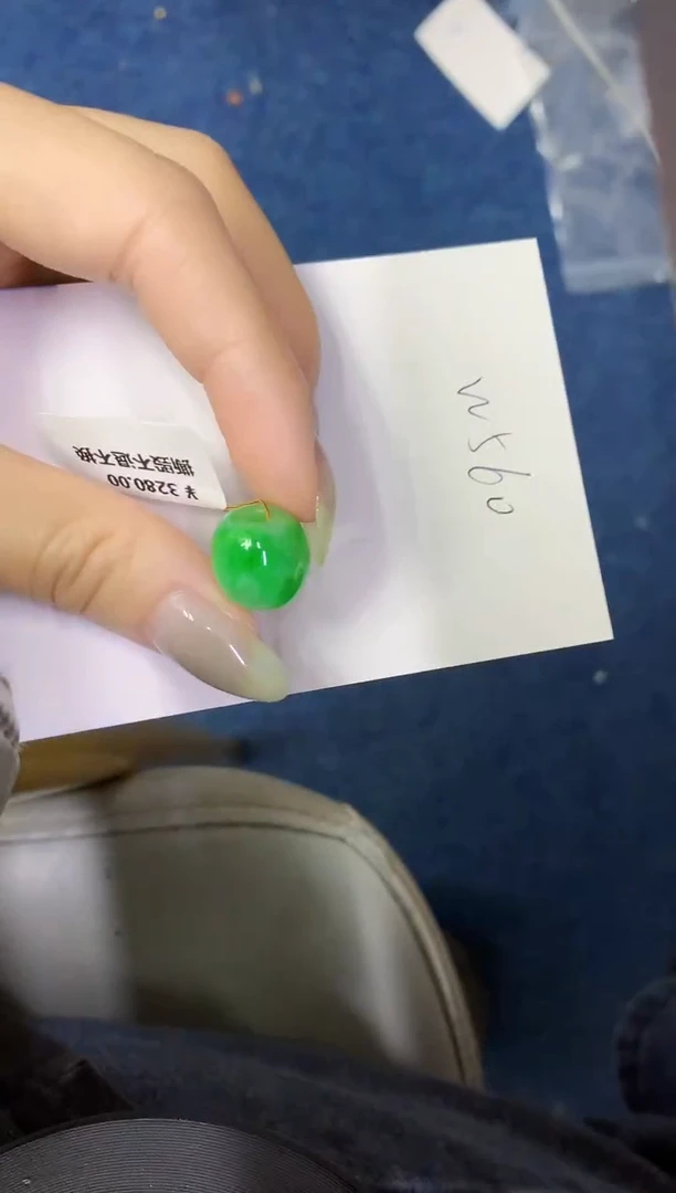 翡翠未镶嵌颈饰缅甸天然翡翠A货