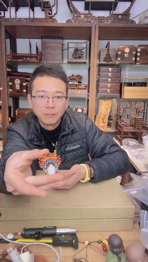 【闪购商品】乌木类书架106红脸谱胸针