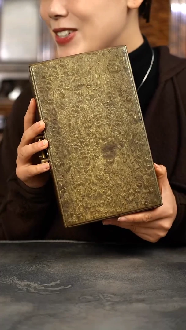 【闪购商品】金丝楠木艺满花暴雨精工一木一器收纳盒885