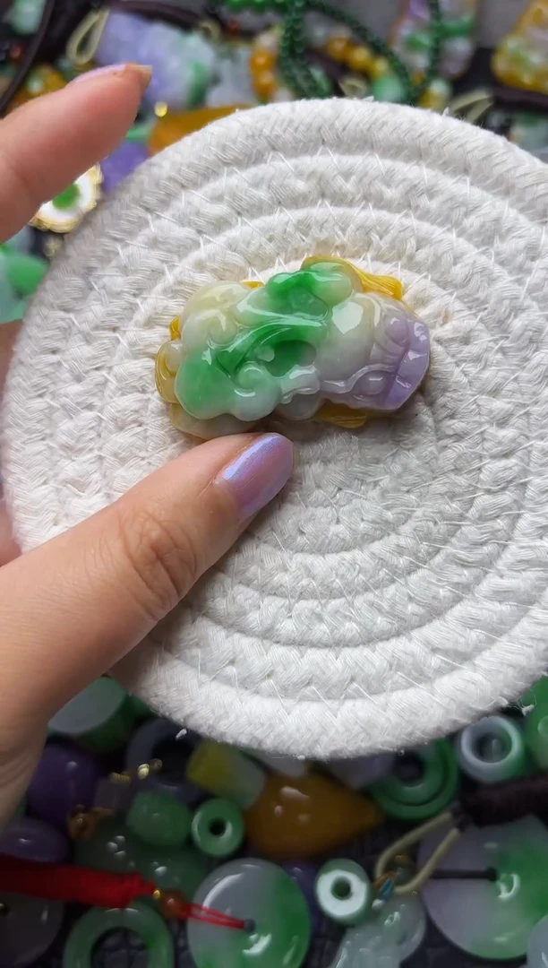 颈饰未镶嵌翡翠缅甸翡翠吊坠