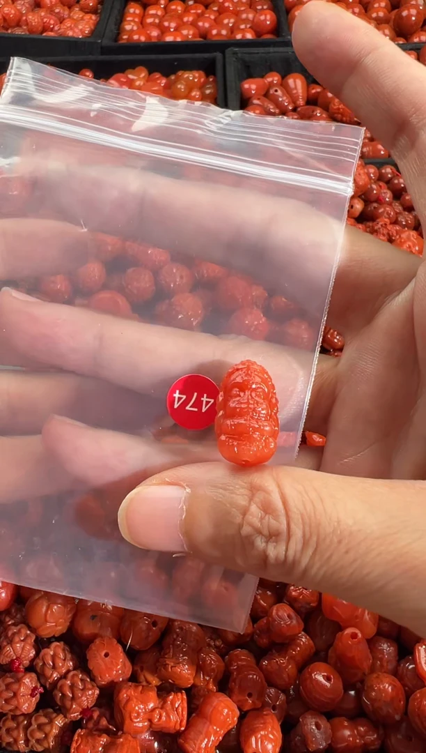 颈饰未镶嵌南红玛瑙1