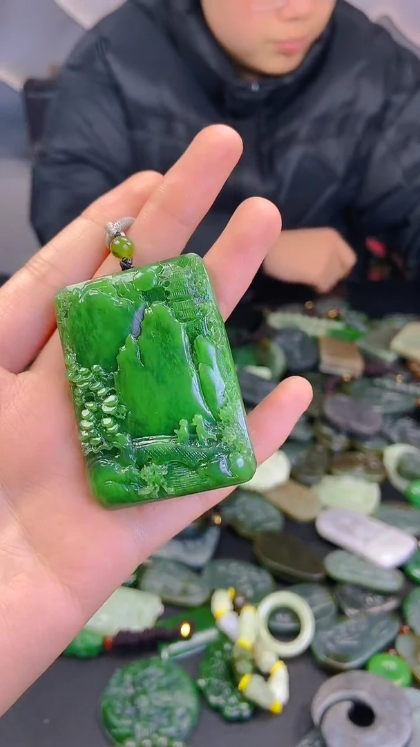 颈饰未镶嵌和田玉1