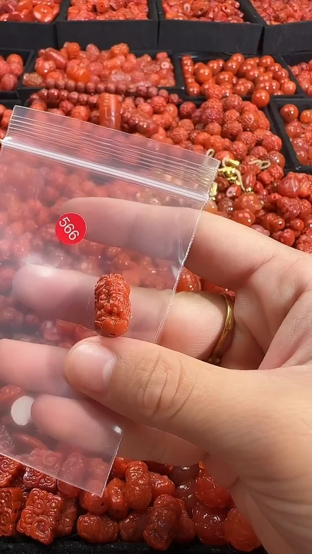 颈饰未镶嵌南红玛瑙1