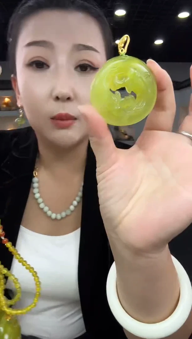 未镶嵌岫玉颈饰朝鲜黄八卦鱼【全珠链】