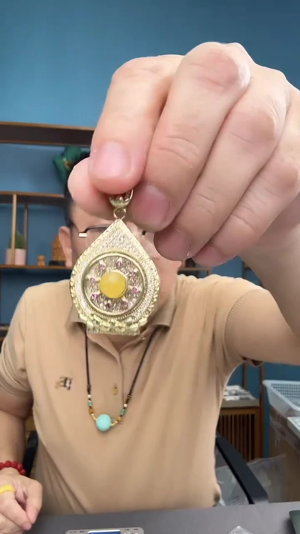 未镶嵌琥珀裸石18（有瑕介意勿拍）