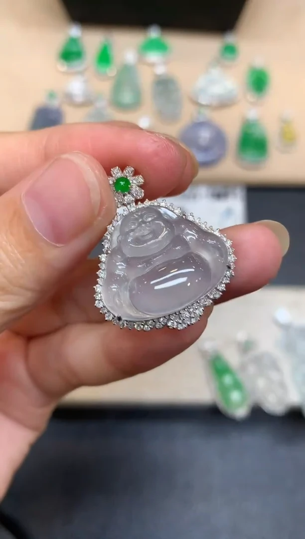 颈饰18K金镶嵌翡翠佛公【无服务费