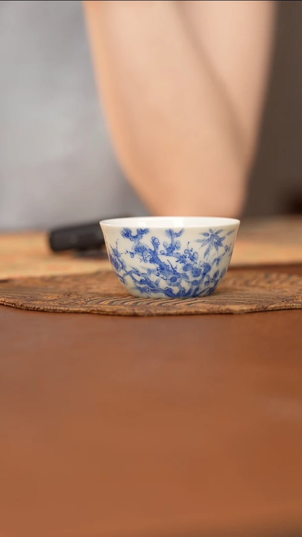 杯青***?看山柴窑青花看山柴窑青花