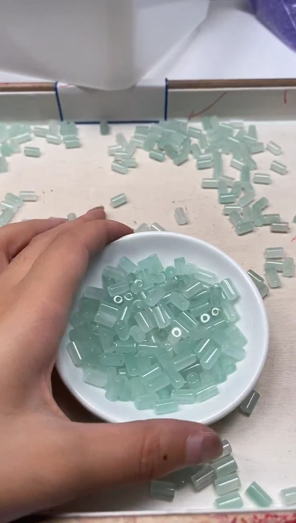 玛瑙/玉髓散珠未镶嵌M443冰晴直切5*9mm20个9.9元