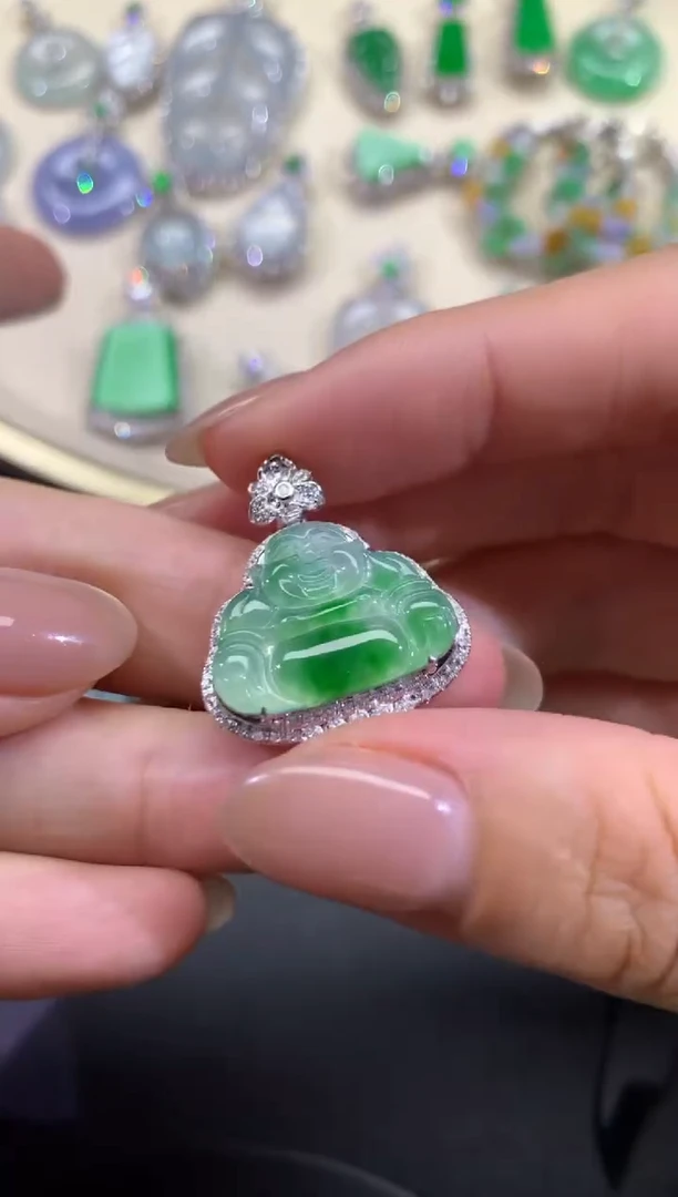 【闪购商品】翡翠吊坠(不含链)18K金镶嵌113天然A货翡翠