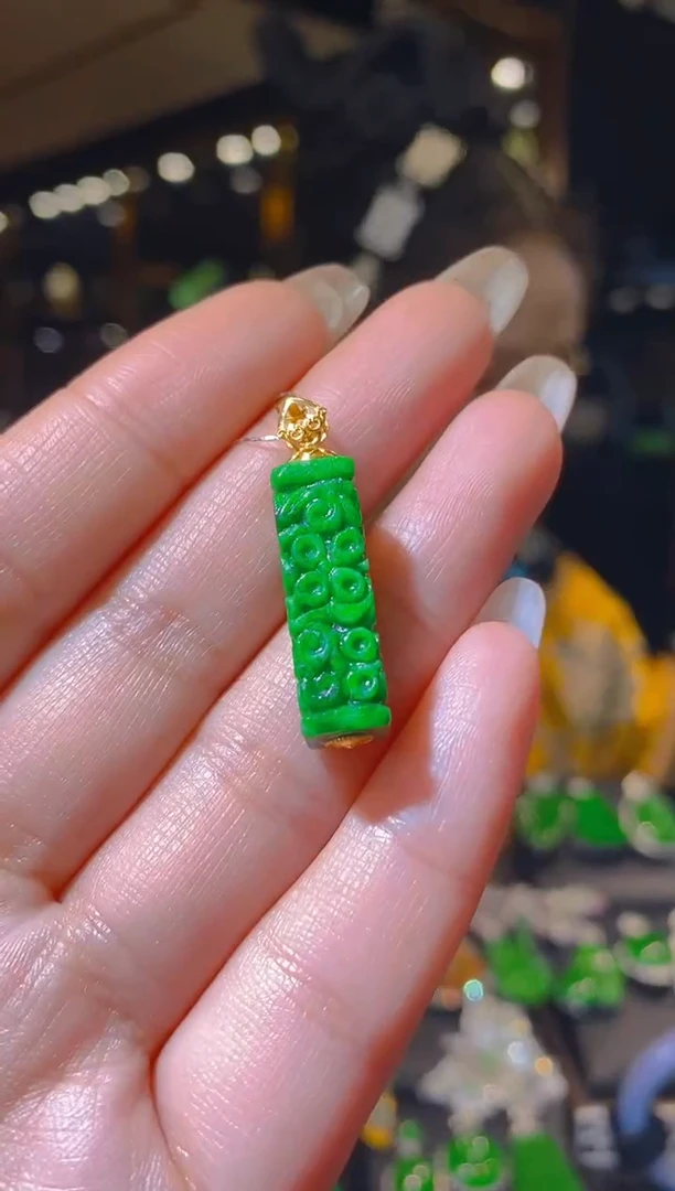 【闪购商品】翡翠吊坠(赠链)18K金镶嵌010（多样性发货）