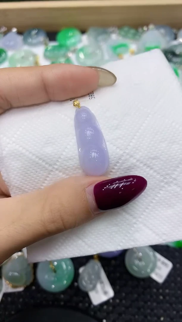 翡翠18K金镶嵌颈饰111111111111